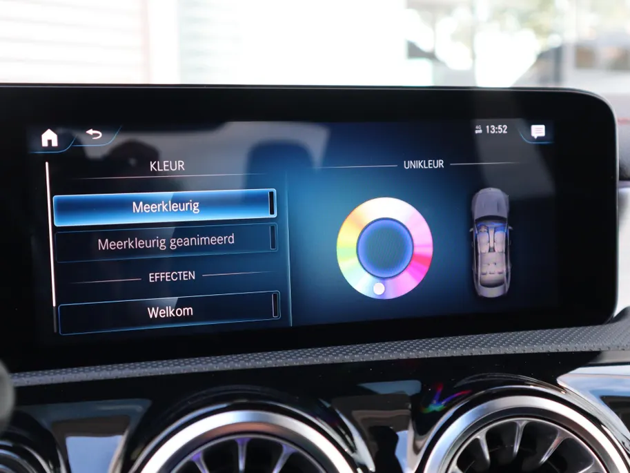 Mercedes-Benz CLA 200 Business Solution AMG l Panoramadak l Stoelverwarming l Ambiente lichtpakket