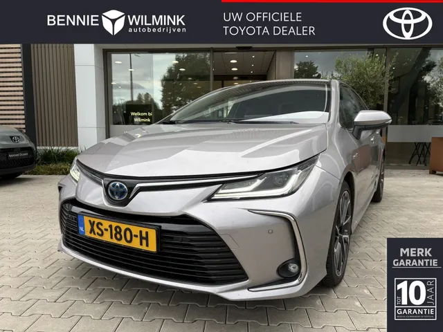 Toyota Corolla 1.8 Hybrid Executive | Leer | All Seasons