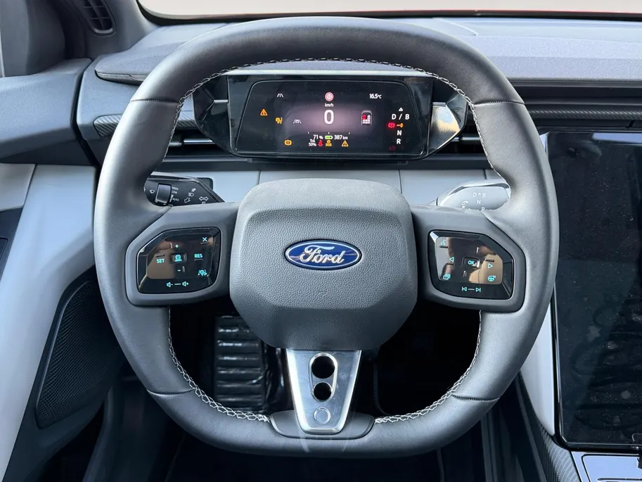 Ford Capri Premium Extended Range AWD 79 kWh 340pk | Direct Leverbaar | €3.500,- Ready Set Ford Bonus | 560km WLTP Rijbereik | Trekhaak | 1200kg Trekgewicht | Panoramadak | Gratis Warmtepomp t.w.v. €1.200,- | 360 Graden Camera | HUD