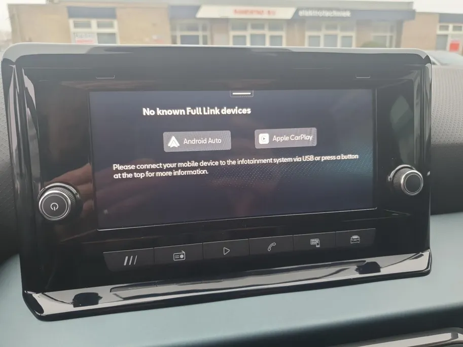 SEAT Arona Xperience | Climate control | Adaptieve cruise control | Camera | Apple CarPlay / Android  | Parkeersensoren voor en achter |