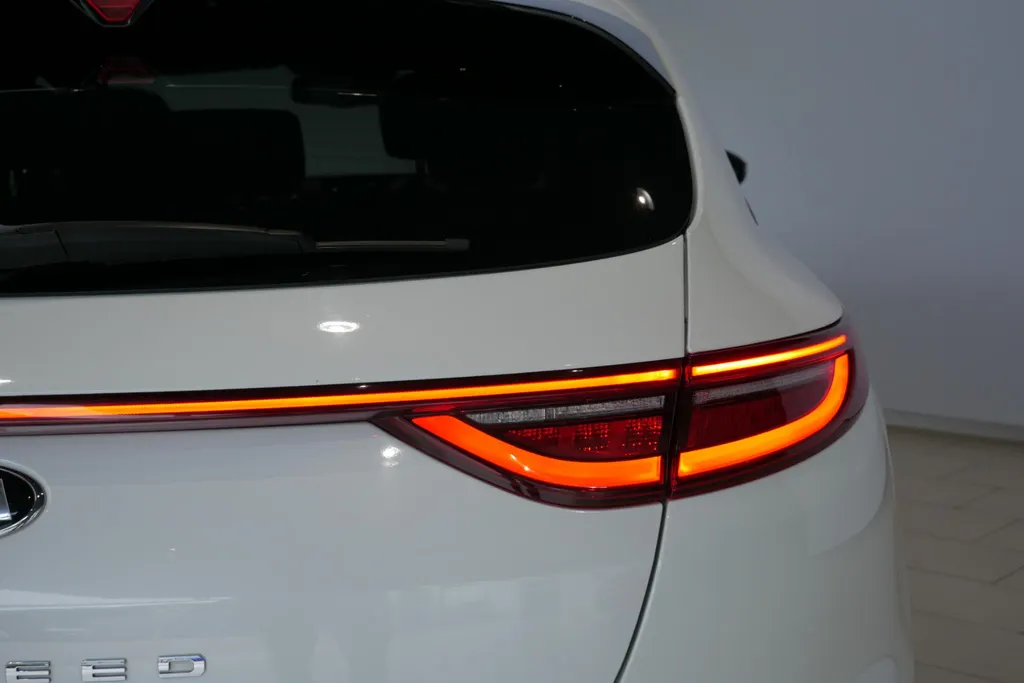 Kia ProCeed 1.0 T-GDI GT-PlusLine *Navi+Camera*Schuif/Kanteldak*Climate*JBL Audio*Memory Stoelen*Vol opties!