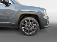 Jeep Renegade 1.5T e-Hybrid S 190PK AUTOMAAT | Black line| Lichtmetalen velgen| Parkeer sensoren V/A| Navigatie| Camera| Climate Control| 4WD drive| Leer| elec. stoel| Reservewiel|