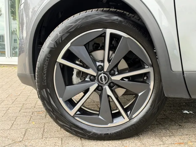 Nissan QASHQAI 1.3 Mild-Hybrid 158pk Xtronic Tekna Plus | Trekhaak |  Leder | Panoramadak | 360-Camera | App Connect | Head-Up | Keyless