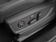Audi Q5 Sportback 50 TFSIe 299pk S edition Competition · Camera · Inklap. Trekhaak · Matrix LED · Dodehoeksensor · Stuur- & Stoelverwarming · Elektrische stoelverstelling · Apple/Android Car Play · Garantie t/m 24-06-2030 of 100.000km