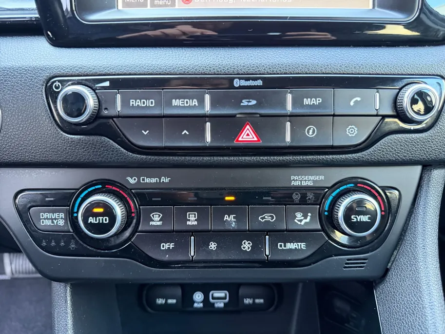 Kia Niro 1.6 GDi Hybrid BusinessLine | Zeer compleet | Stoel & stuurverwarming | Navigatie | Achteruitrijcamera | All-season banden |