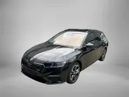 Škoda Octavia Combi 1.4 TSI 245pk DSG RS iV PHEV Business · Panoramadak · Camera · Wegklapbare Trekhaak · Stoelverwarming voor+achter · 19'' Inch ·