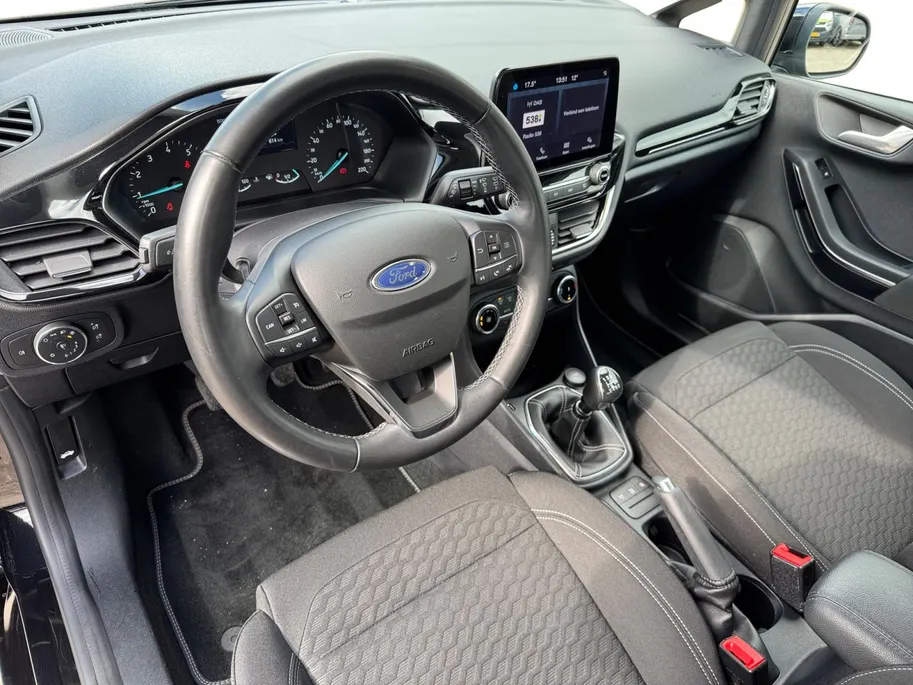 Ford Fiesta 1.0 EcoBoost Hybrid Titanium | NL auto | Dealer onderhouden | Winter pack | Apple carplay & Android auto | Navigatie via carplay | Parkeersensor achter | Cruise control | Bovag garantie |