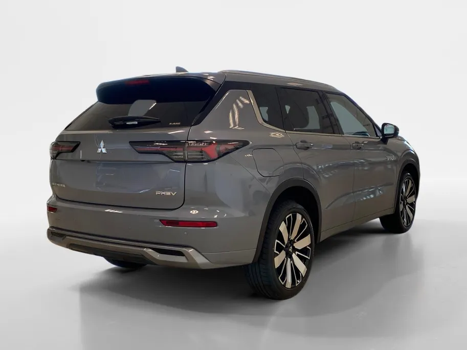 Mitsubishi Outlander 2.4 PHEV Instyle | 5.000 Voorraadkorting| Complete versie | Automatische achterklep | Stoel verwarming/ verkoeling | Schuif-kantel dak | 360 Camera |