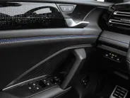 Volkswagen Tiguan 1.5 272pk DSG eHybrid R-Line Edition · Panoramadak · 360 Camera · Wegklapbare Trekhaak · Massage · Dodehoek Detectie · 19'' Inch · Garantie t/m 27-10-2029 of 100.000km