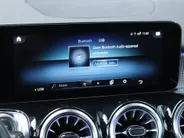 Mercedes-Benz EQB 250 Business Line 67 kWh l Panoramadak l Stoelverwarming l Achteruitrij camera