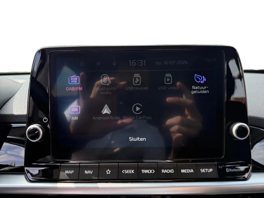 Kia Picanto 1.0 DPI DynamicLine 1e Eigenaar | Cruise control adaptief en stuurhulp | Camera | Navigatie | Carplay & Android Auto | Fabrieksgarantie tot 5-2-2032 + 3x 1 jaar* | NAP