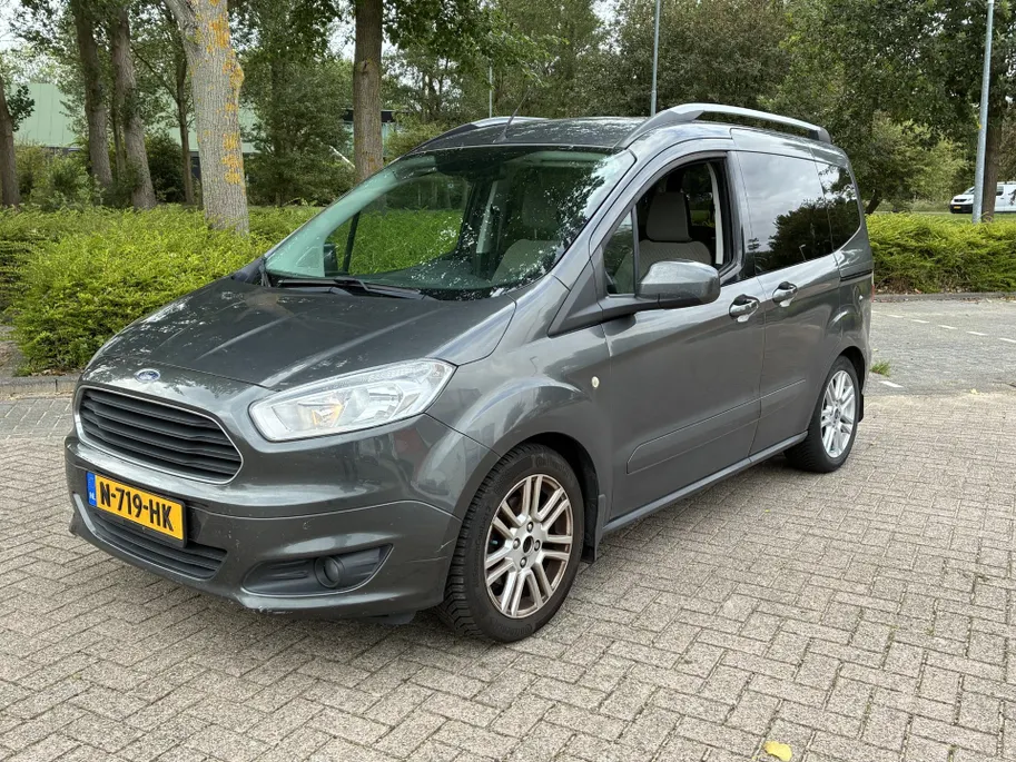 Ford Tourneo Courier 1.0 Titanium