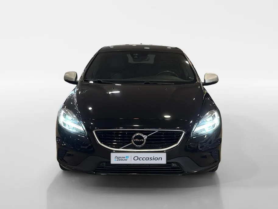 Volvo V40 1.5 T3 Polar+ Sport *Panorama*Aut.*Navi+Camera*Harman/Kardon*Stoel Verw.*Sportieve Auto!