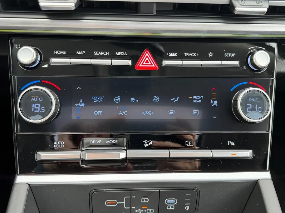 Hyundai Santa Fe 1.6 T-GDI HEV Premium Sky 7p | Z&Z Topdeal! | Van € 72.590,-, nu voor €61.090,-