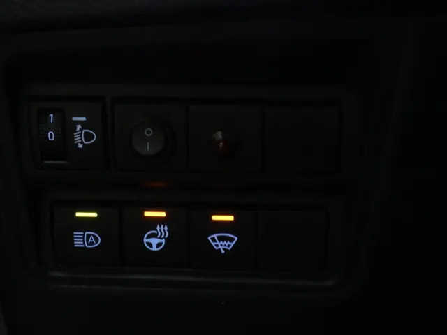Toyota Yaris Cross 1.5 Hybrid Dynamic Trekhaak | Stoel en stuurverwarming | Parkeersensoren