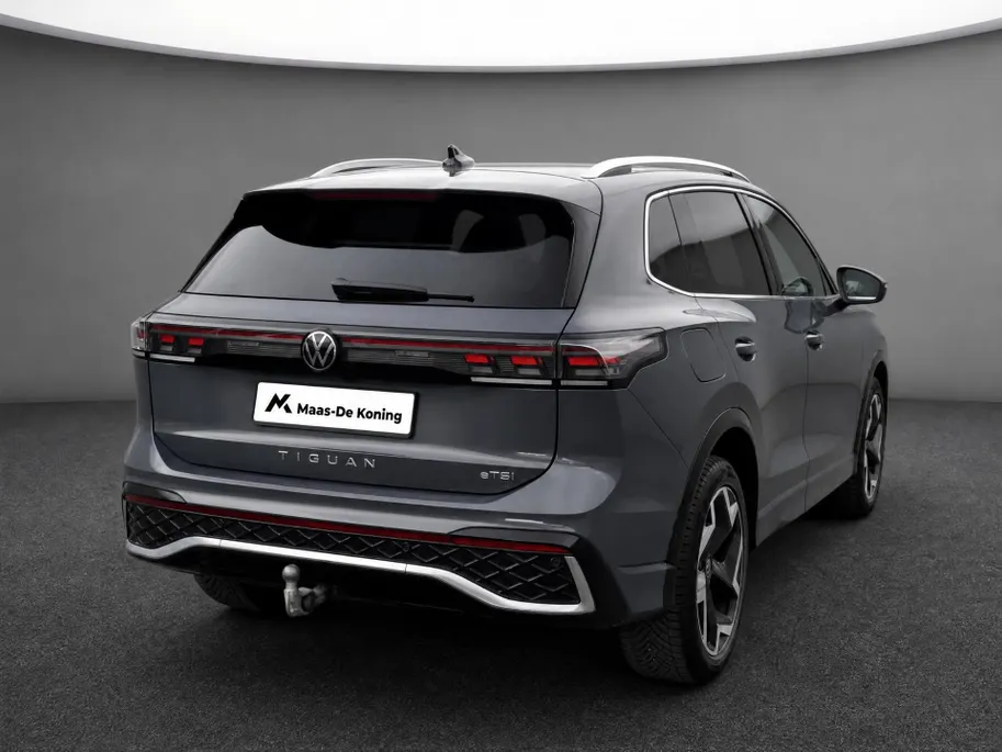 Volkswagen Tiguan 1.5 eTSI 150pk R-Line Business · Camera · Wegklapbare Trekhaak · Apple/Android Car Play · P-Sensoren · Massage · 19'' Inch · Garantie t/m 13-06-2029 of 100.000km