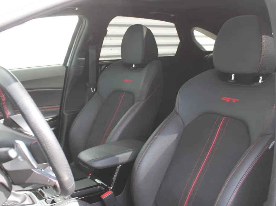 Kia ProCeed 1.6 T-GDI GT | 204PK! | Stuur-/stoelverwarming | Schuifdak | Camera | Stoelgeheugen | LED | Dodehoek detectie | Zeer nette auto | 1e eigenaar |