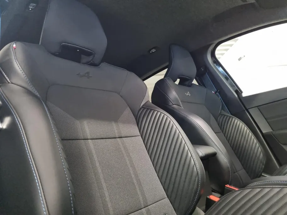 Renault Clio 1.6 E-Tech Full Hybrid 145 esprit Alpine | Automaat | Adaptieve Cruise Control | 360 Camera | Parkeersensoren | Apple Carplay & Android Auto |  Navigatie | 12 Maanden BOVAG Garantie