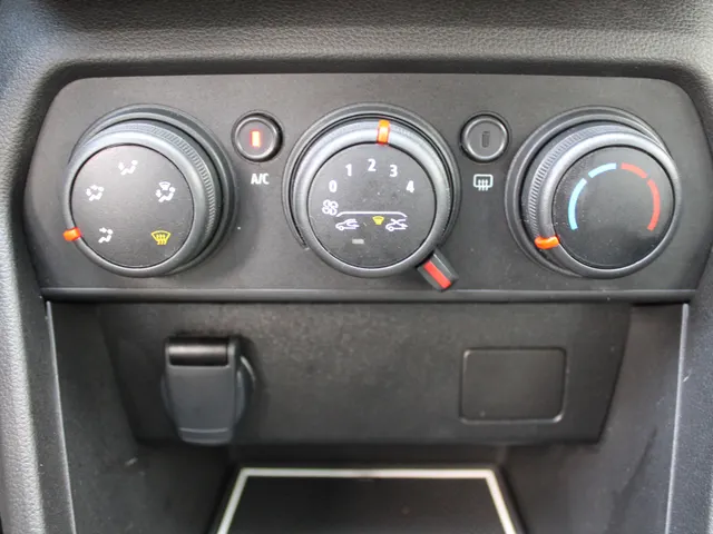 Dacia Sandero 1.0 TCe 100 PK ECO-G Expression | Trekhaak | Parkeersensoren achter | Apple car Play | Lage km stand |