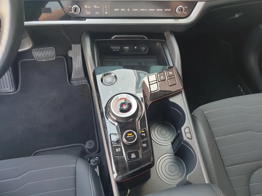 Kia Sportage 1.6T AWD Plug-In Hybride DynamicPlusLine | Stoel en stuurverwarming | Rondom Camera | Elektrisch bedienbare voorstoelen | Panorama schuifdak |