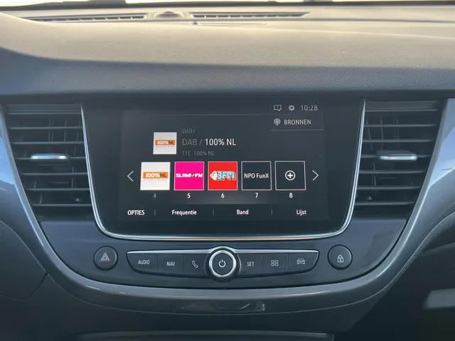 Opel Crossland 1.2 Turbo Elegance Automaat | Trekhaak | All Season Banden | Apple Carplay & Android Auto | Climate Control