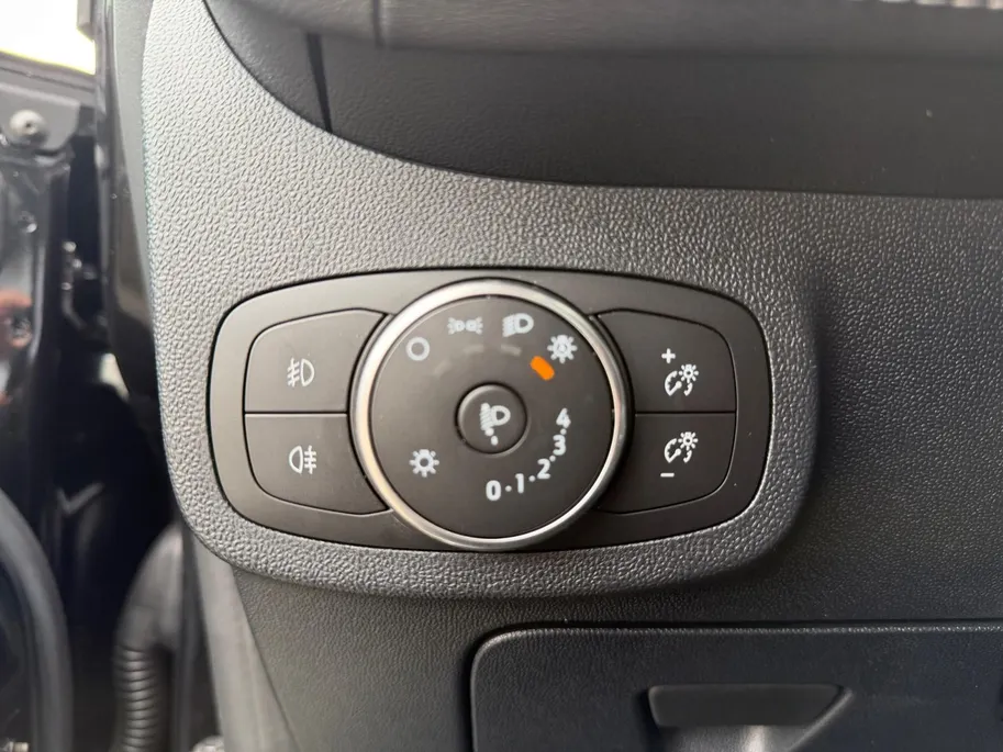Ford Fiesta 1.0 EcoBoost Hybrid Vignale | Dealer onderhouden | NL auto | Adapt. cruise control | Pano dak | BLIS | Winter pack | Parkeersensoren voor en achter | Achteruitrijcamera | 17' lichtmetalen velgen | Bovag garantie |