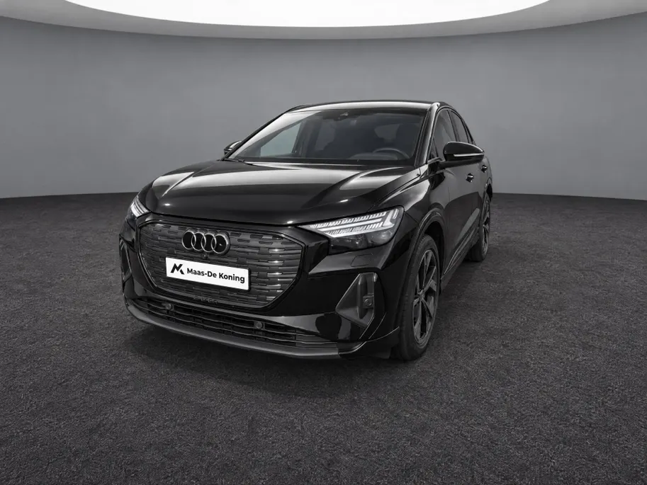 Audi Q4 Sportback e-tron 45 quattro 82 kWh / 285pk S Edition · SONOS · Trekhaak  · Camera  · Elektrische stoelverstelling · Stoelverwarming · Apple/Android Car Play · 20'' ·