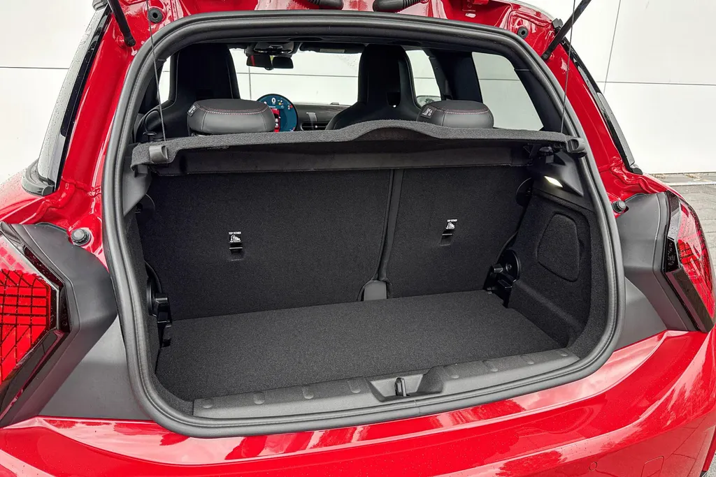 MINI Cooper 3-deurs Victory Edition JCW