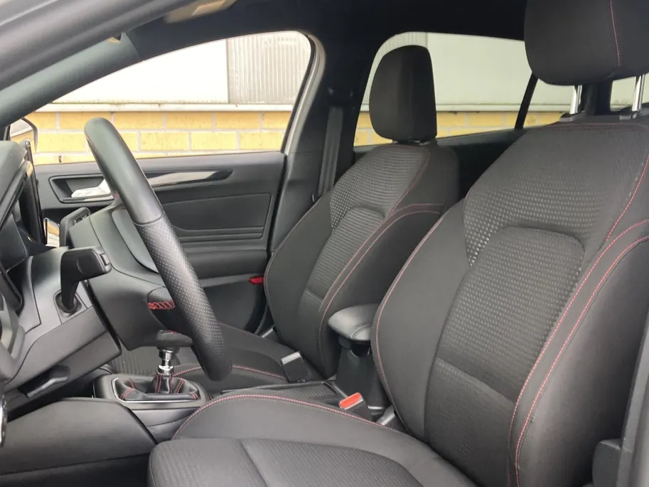 Ford Focus 1.0 EcoBoost Hybrid 125 pk ST Line Wagon Navigatie SYNC4 - Apple Carplay/ Android Auto - Winter Pack