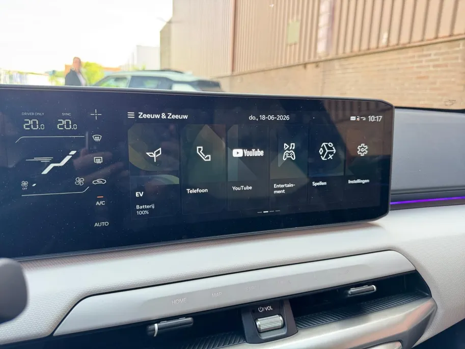 Kia EV4 Hatchback GT-Line Business Edition 81.4 kWh | Demo model | Stoel-Stuur verwarming | Draadloos Apple Carplay - Android Auto | GT-Line Exterieur en Interieur Details | Kia Leiderdorp 071 760 06 00