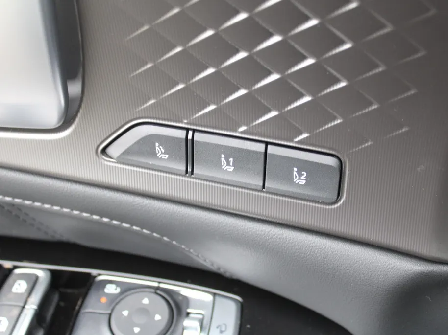 Kia Sorento 1.6 T-GDi Plug-in Hybrid 4WD ExecutiveLine 7p | Stuur-/stoelverwarming + ventilatie | Schuifdak | Leer | 360 Camera | Elek. stoelverst. | HUD | LED | 19' LM |