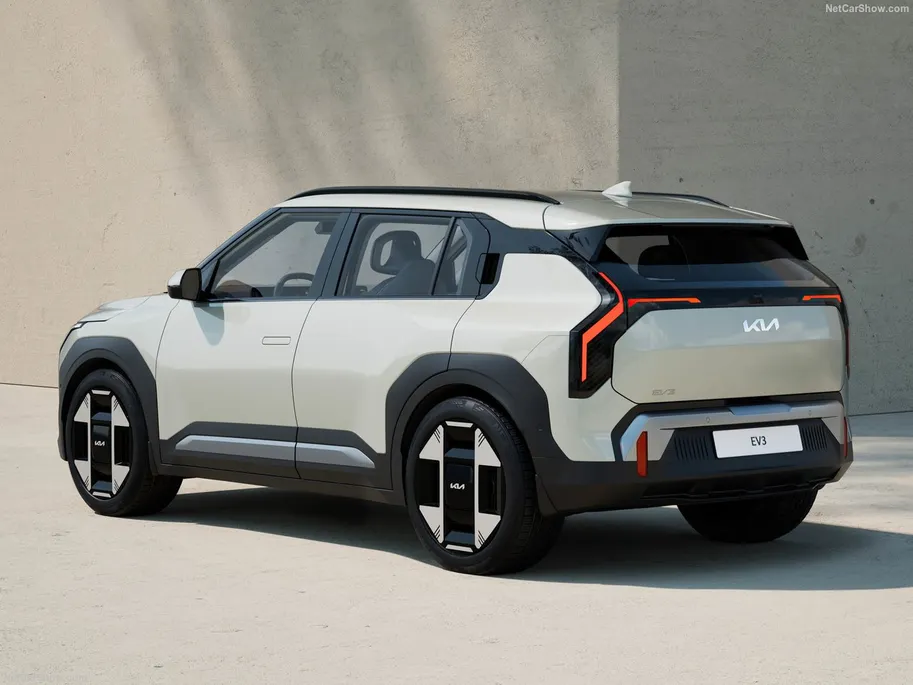 Kia EV3 81,4 kWh 204pk Plus Advanced l Staan In Bestelling l