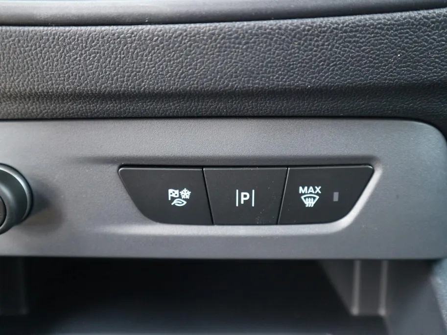 Ford E-Transit Courier Limited 44 kWh | TREKHAAK | NAVI | WINTERPACK |