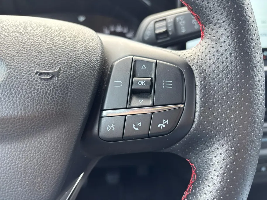 Ford Focus Wagon 1.0 EcoBoost Hybrid ST Line | Winterpack | Apple Carplay/Android Auto | Parkeersensoren | Cruise Control | Climate Control |