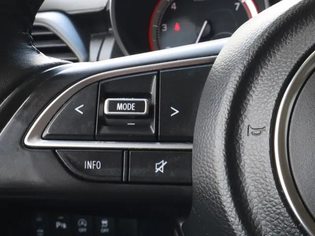 Suzuki Swift 1.2 Select Hybrid Adaptive Cruise | Carplay