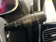 Renault Clio 90PK TCe Intens | Camera | Parkeersensoren | Lichmetalen Velgen | Climate Control | Cruise Control | Licht & Regensenor | Armsteun | Full LED | Keyless Entry |