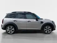 MINI Countryman 1.5 Cooper MINI Yours |achteruitrijcamera| Extra getint glas |Cruise control adaptief| Comfortstoel(en)| Lederen bekleding| 12 maanden Bovag Garantie|