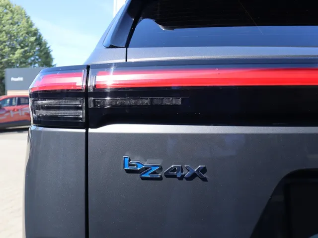 Toyota bZ4X Touring Dynamic 75 kWh | 360 Camera | Stoel/Stuur Verwarming