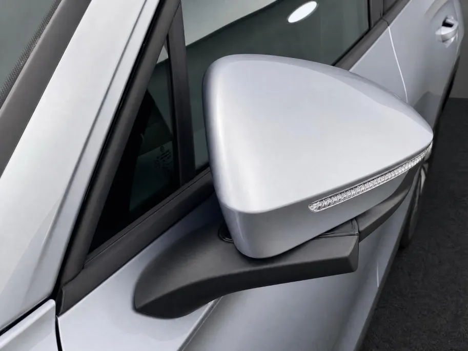 Volkswagen Tiguan 1.5eHybrid 150kW/204PK Life Edition · Panoramadak · Camera + Parkeersensoren · Stoel- & stuurverwarming · Garantie t/m 26-02-2029 of 100000km.