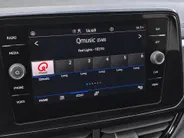 Volkswagen T-Roc 1.5TSI/150PK R-Line Black Style · Panoramadak · Apple/Android Car Play · Camera + Parkeersensoren · Stoelverwarming ·  Garantie t/m 07-08-2027