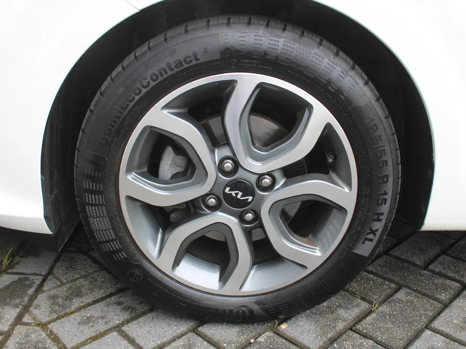 Kia Picanto 1.0 DPI AMT ExecutiveLine | Stuur-/stoelverwarming | Camera | Draadloze telefoonlader | LED | 15' LM | Clima | Cruise | Navi | Automaat |