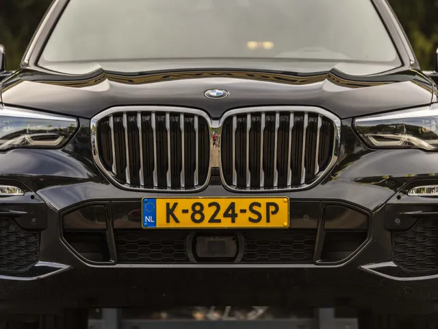 BMW X5 xDrive45e High Executive | NL geleverd | 1e Eigenaar | Achteras besturing |