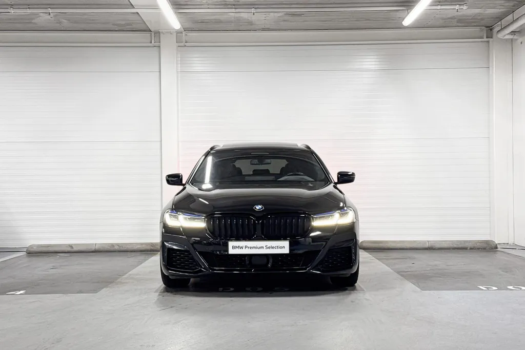 BMW 5 Serie Touring 540i xDrive High Executive