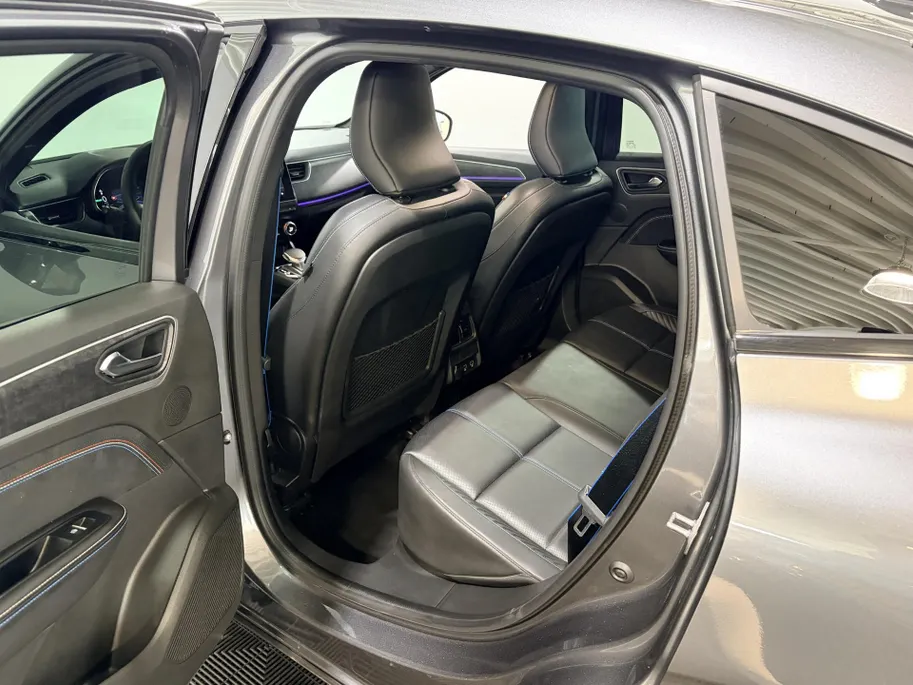 Renault Arkana 145PK E-Tech Full Hybrid Esprit Alpine Automaat | Navi | Camera | Digital Cockpit | Stoelverwarming | Apple CarPlay/Android Auto | 19' Lichtmetalen Velgen | Climate Control | Adaptive Cruise Control |