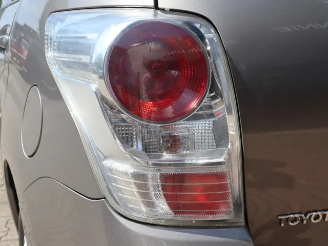 Toyota Verso 1.8 VVT-i Aspiration Automaat | PanoDak | Trekhaak | All Seasons