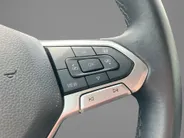 Volkswagen Golf 1.5TSI/150PK Active · Navigatie · Camera + Parkeersensoren · Apple/Android · Garantie t/m 06-02-2028 of 100000km