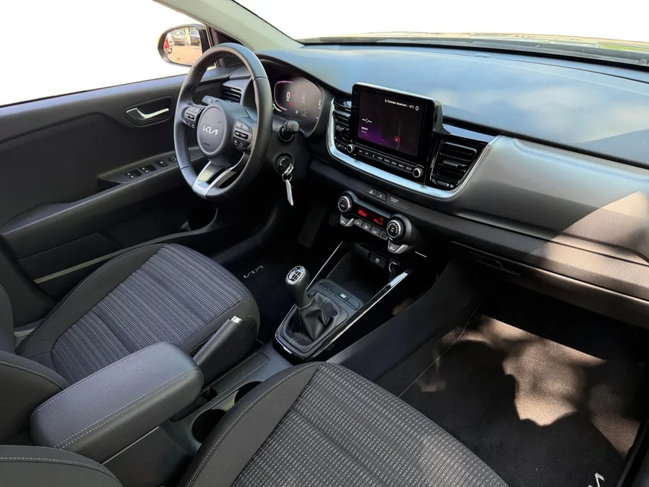 Kia Stonic 1.0 T-GDi MHEV DynamicLine Navigatie | Climate Control | Cruise Control | Apple CarPlay & Android Auto | Resterende fabrieksgarantie TM 150.000 KM | 2035