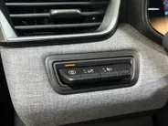 Renault Clio 90PK TCe GPF Evolution | 1e eigenaar | Navi | Parkeersensoren | Apple CarPlay/Android Auto | Licht & Regen Sensor | Digital Cockpit | Airco | Full LED |