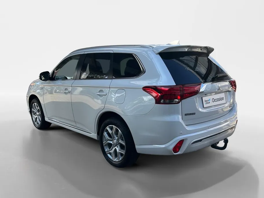 Mitsubishi Outlander 2.4 PHEV Pure+ | Automaat | Keyless start | Keyless entry | Stoel Verwarming | Trekhaak | Cruise control |