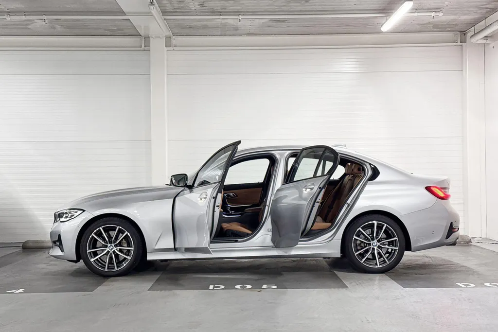 BMW 3 Serie Sedan 330i High Executive Edition